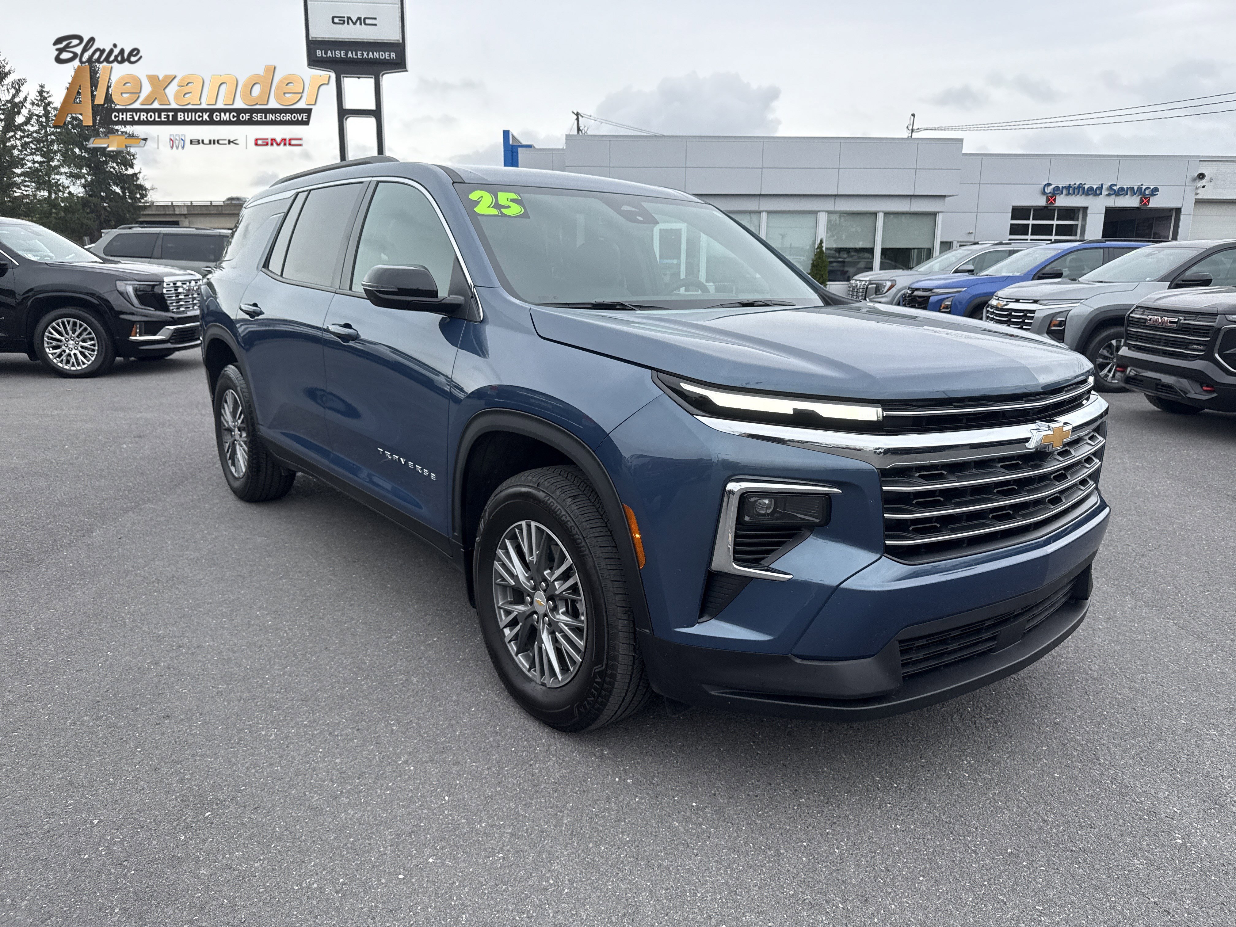New 2025 Chevrolet Traverse LT w/ LPO, Floor Liner Package