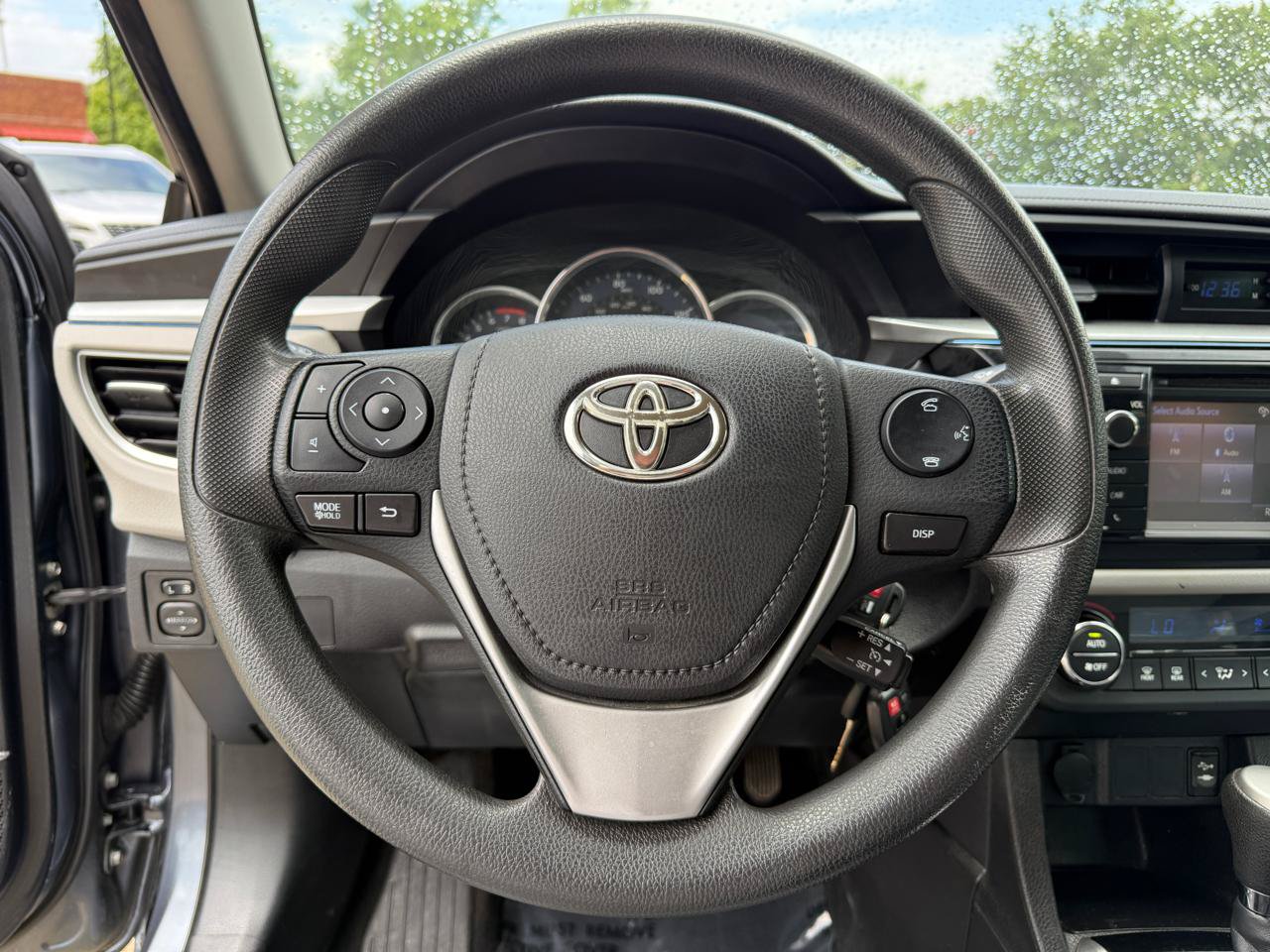 Used 2015 Toyota Corolla LE FWD image 13