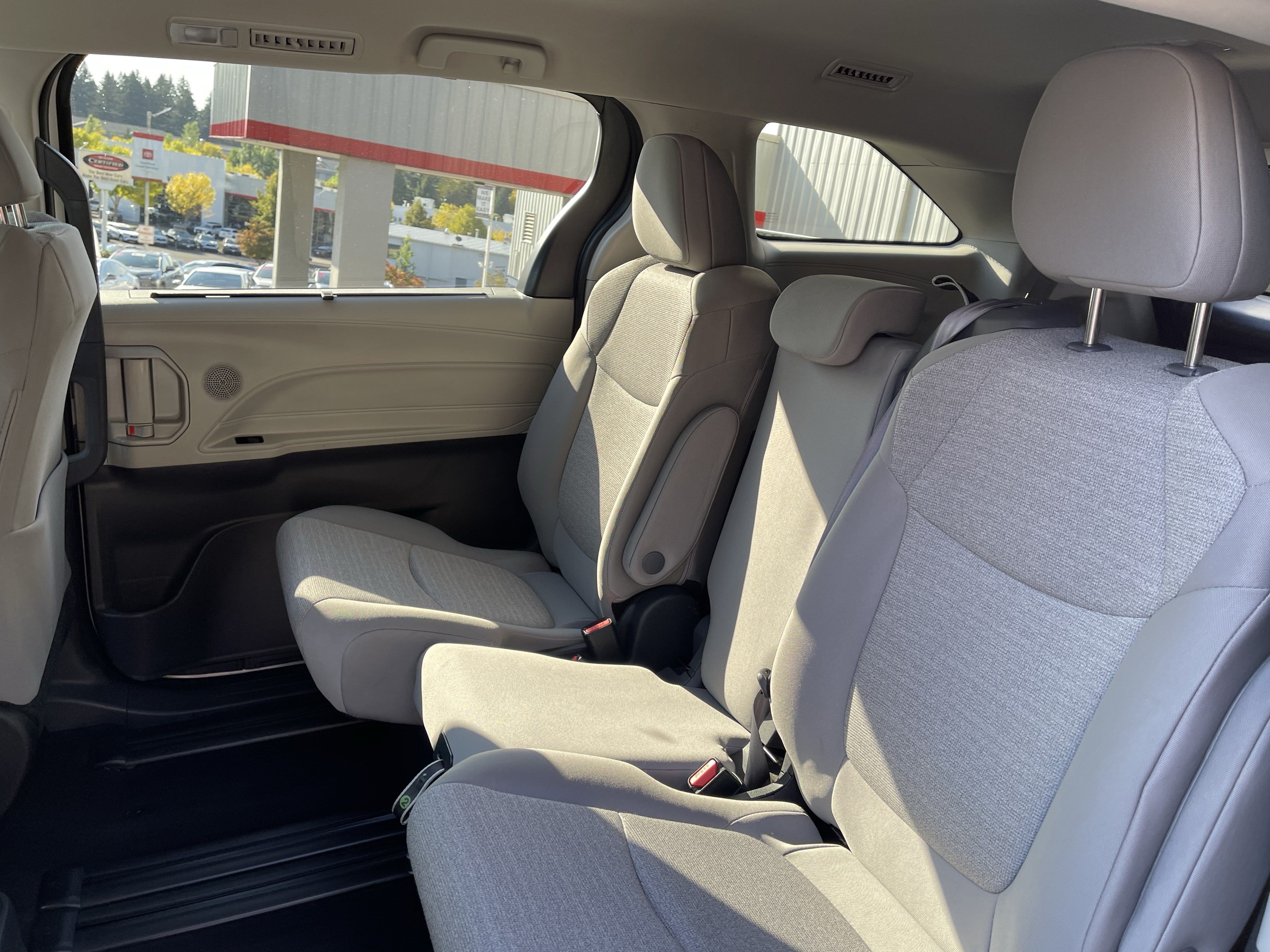 Certified 2024 Toyota Sienna LE AWD/4WD image 13
