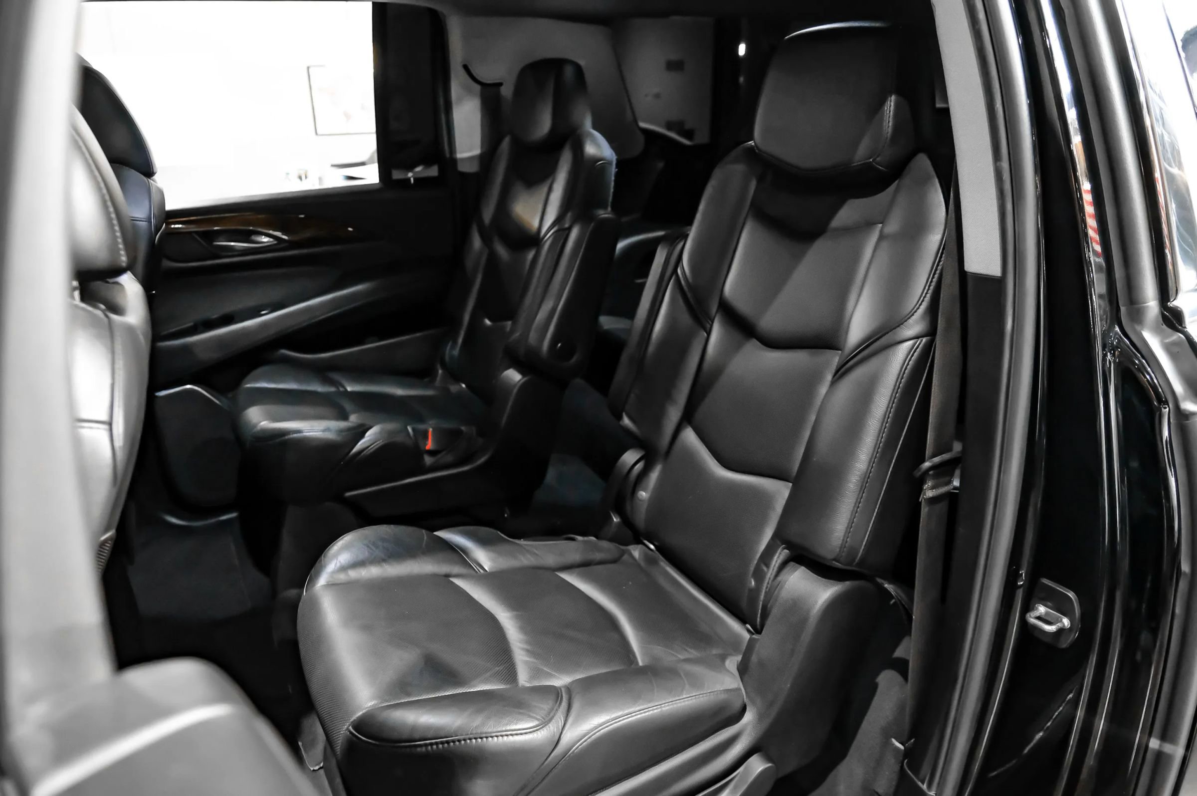 Used 2017 Cadillac Escalade ESV Luxury RWD image 49