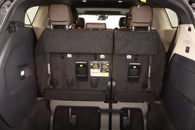 Used 2024 Toyota Sienna Platinum image 26