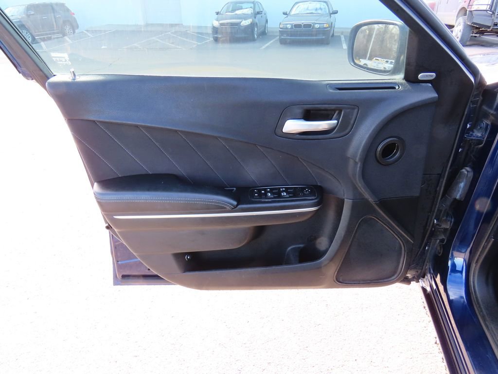 Used 2016 Dodge Charger SXT image 22