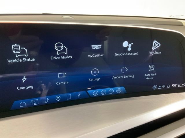 New 2026 Cadillac Vistiq Sport w/ LPO, Floor Liner Package image 9