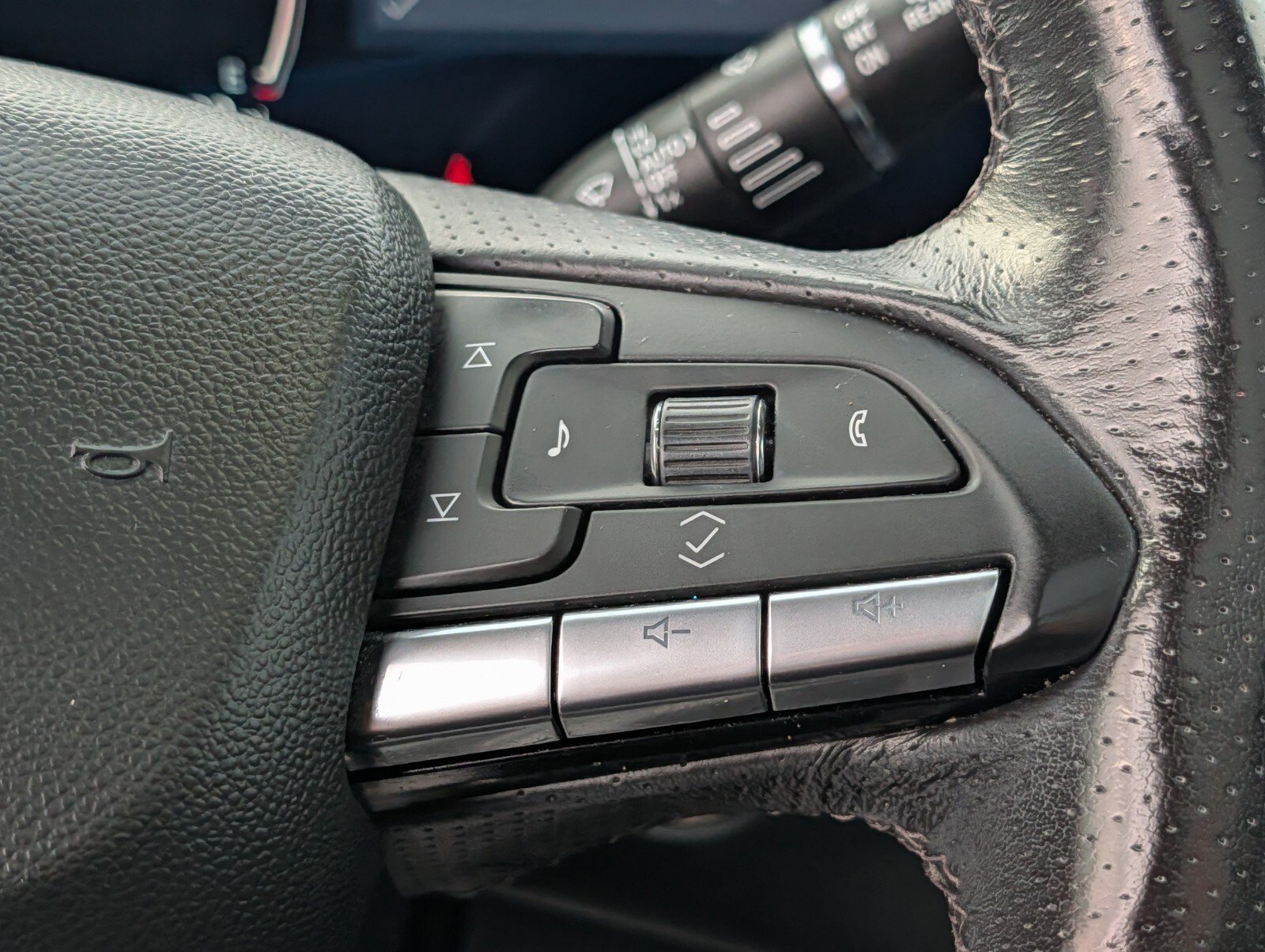 Used 2024 Cadillac XT4 Sport AWD/4WD image 42