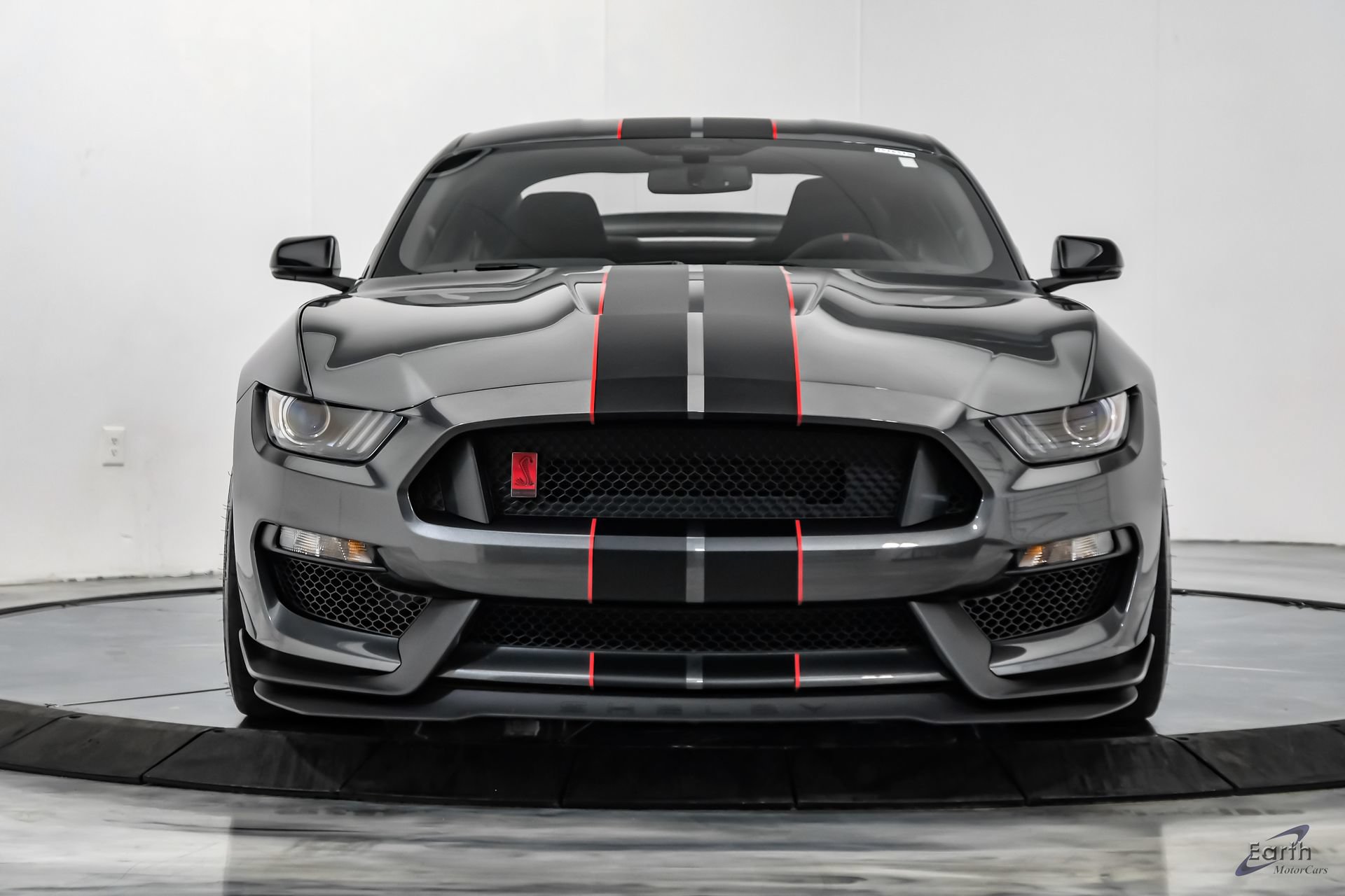 Used 2020 Ford Mustang Shelby GT350R w/ GT350R Equipment Group 920A RWD image 30