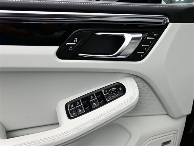 New 2026 Porsche Macan image 15