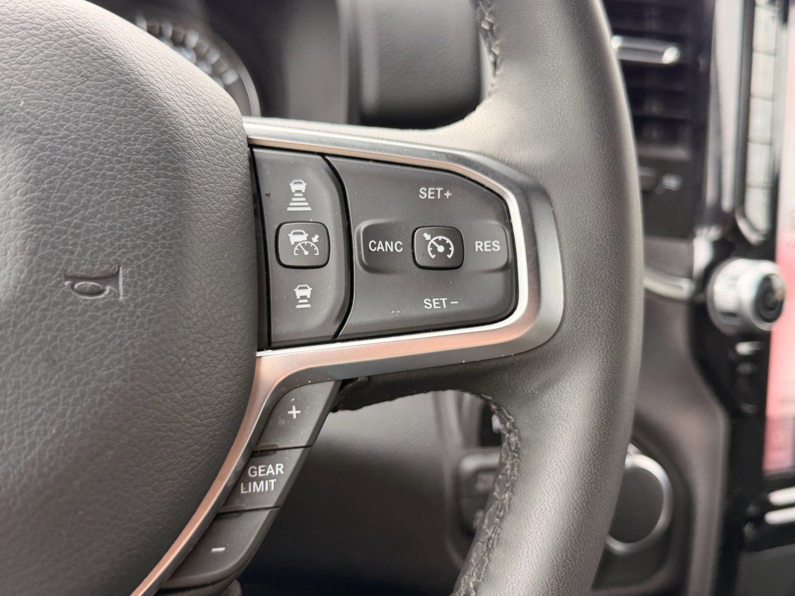 Used 2025 RAM 1500 Big Horn AWD/4WD image 17