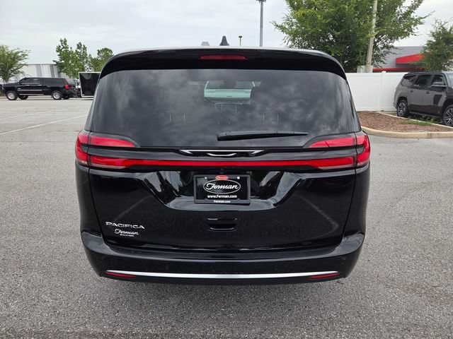 New 2027 Chrysler Pacifica Select FWD image 9