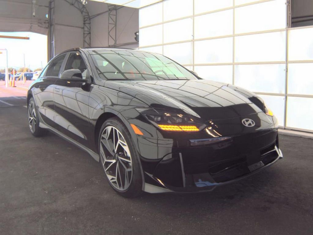 Used 2025 Hyundai Ioniq 6 SEL RWD image 4