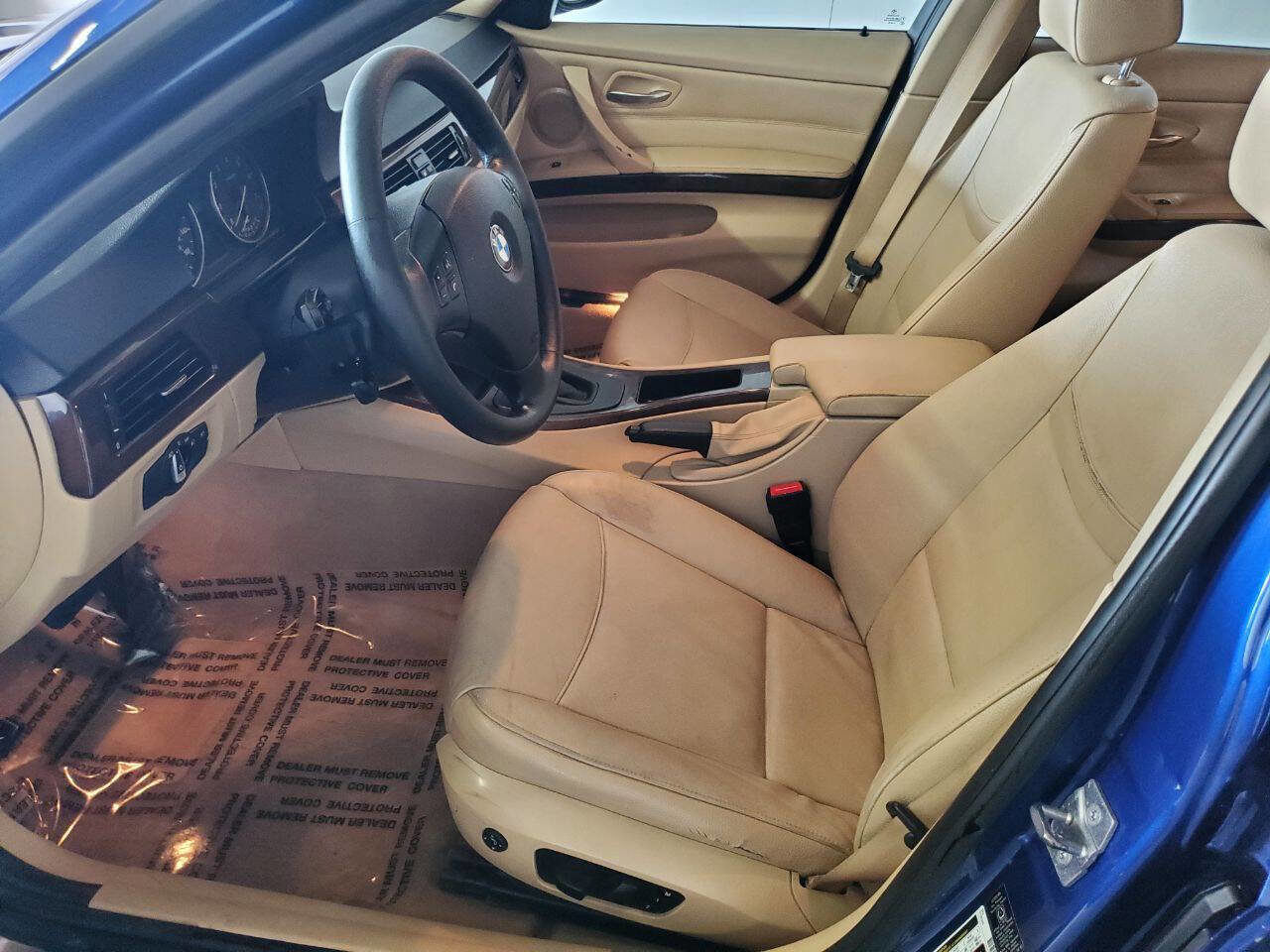 Used 2011 BMW 328i xDrive Wagon AWD/4WD image 9