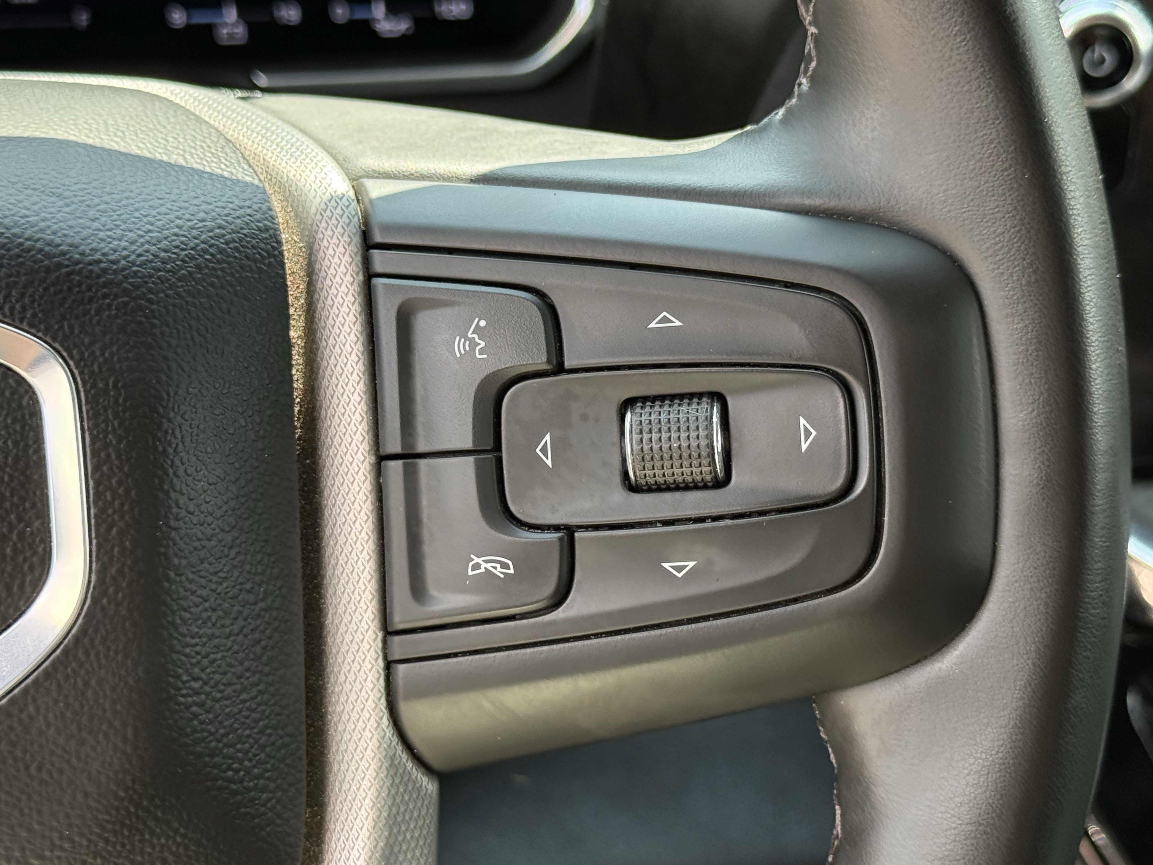 Used 2025 GMC Sierra 2500 Denali AWD/4WD image 14