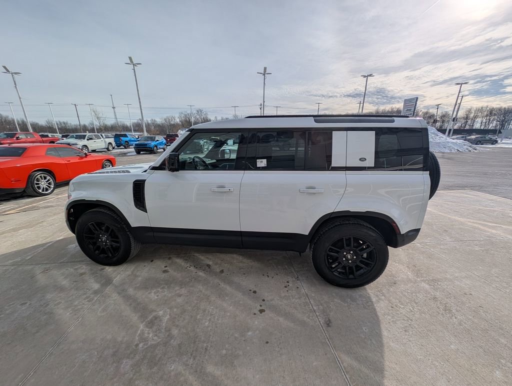 Used 2024 Land Rover Defender 110 S image 6