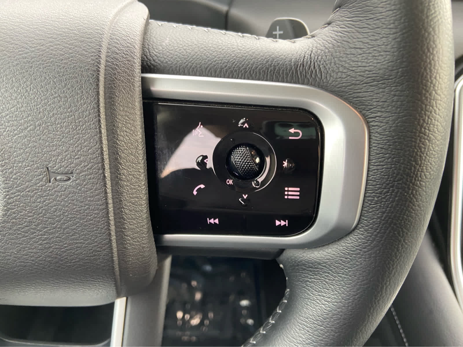 Used 2025 Nissan Armada SV AWD/4WD image 22