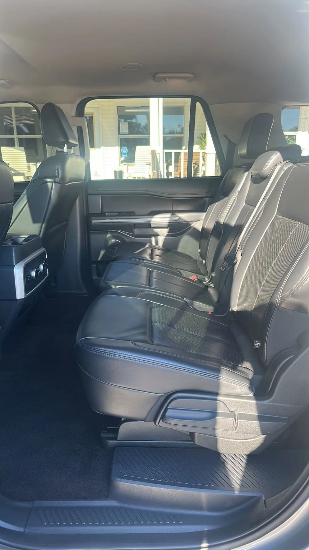 Used 2022 Ford Expedition Max XLT image 17