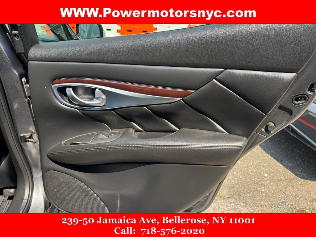 Used 2017 INFINITI Q70 3.7 AWD/4WD image 29