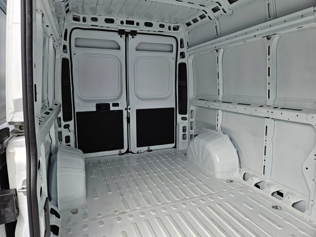 Used 2026 RAM ProMaster 2500 w/ Convenience Group FWD image 14