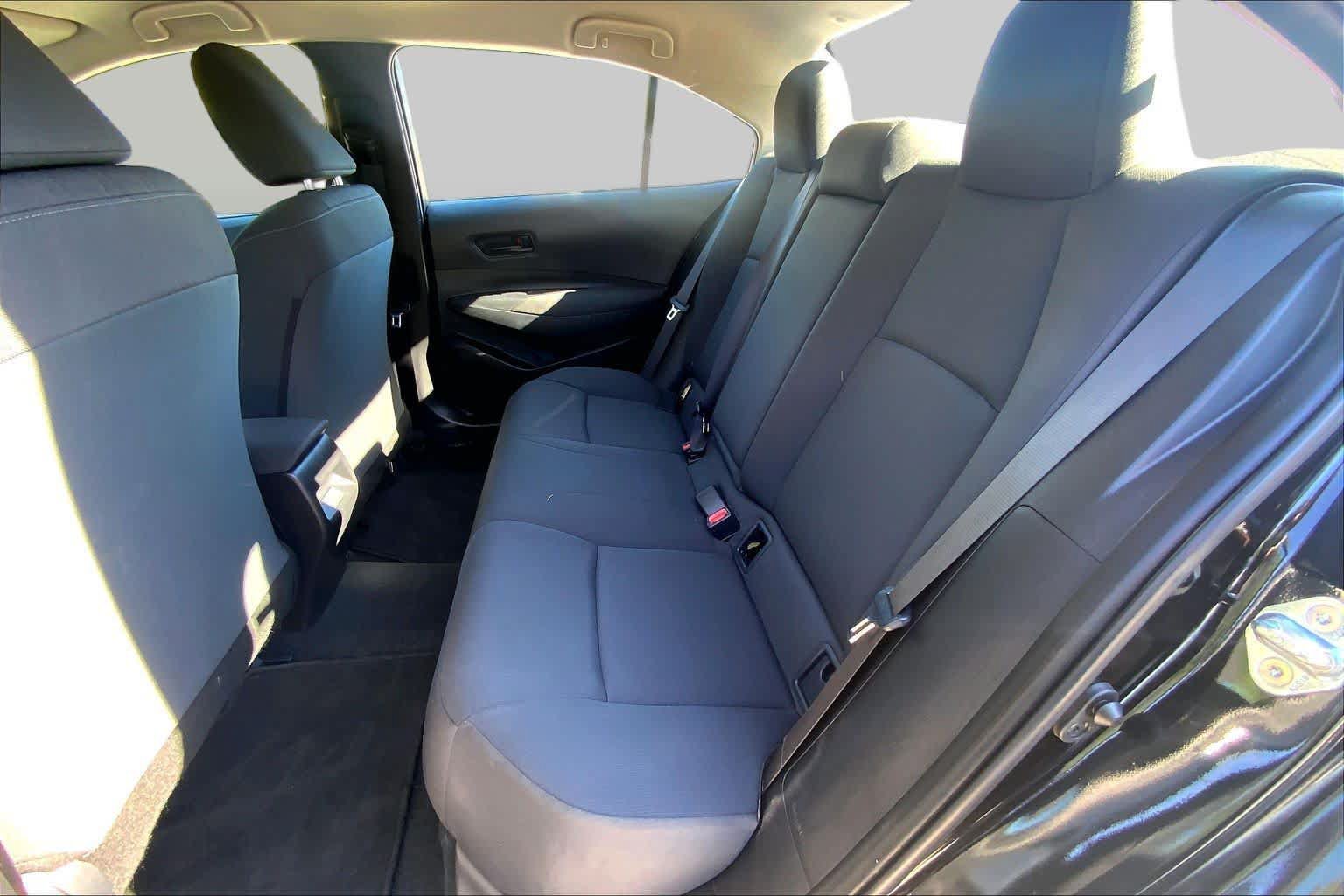 Used 2025 Toyota Corolla LE FWD image 20