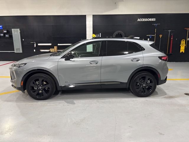 Used 2025 Buick Envision Sport Touring image 3
