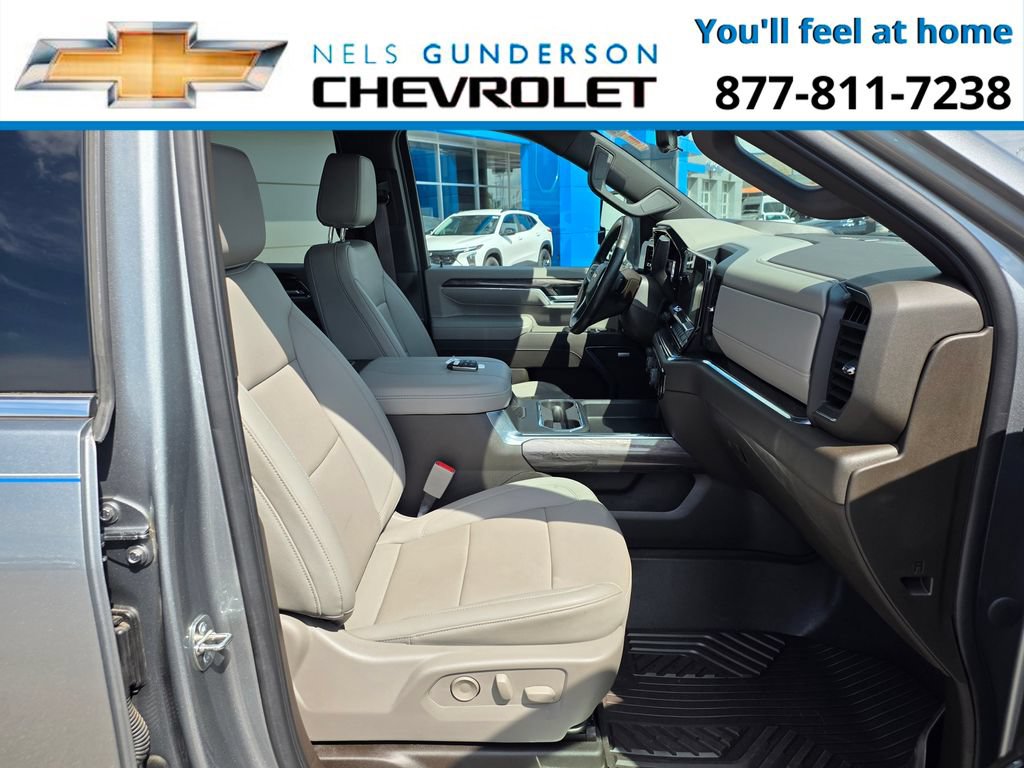 Used 2024 Chevrolet Silverado 2500 LTZ w/ LTZ Premium Package AWD/4WD image 15