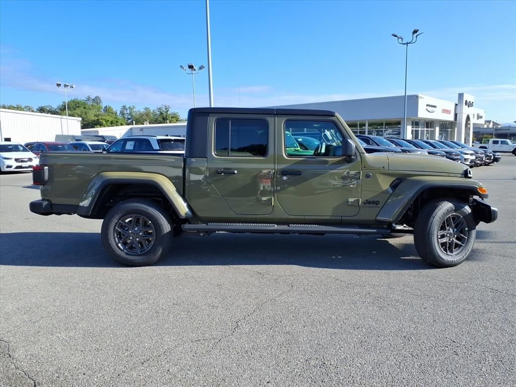 New 2025 Jeep Gladiator Sport video 3