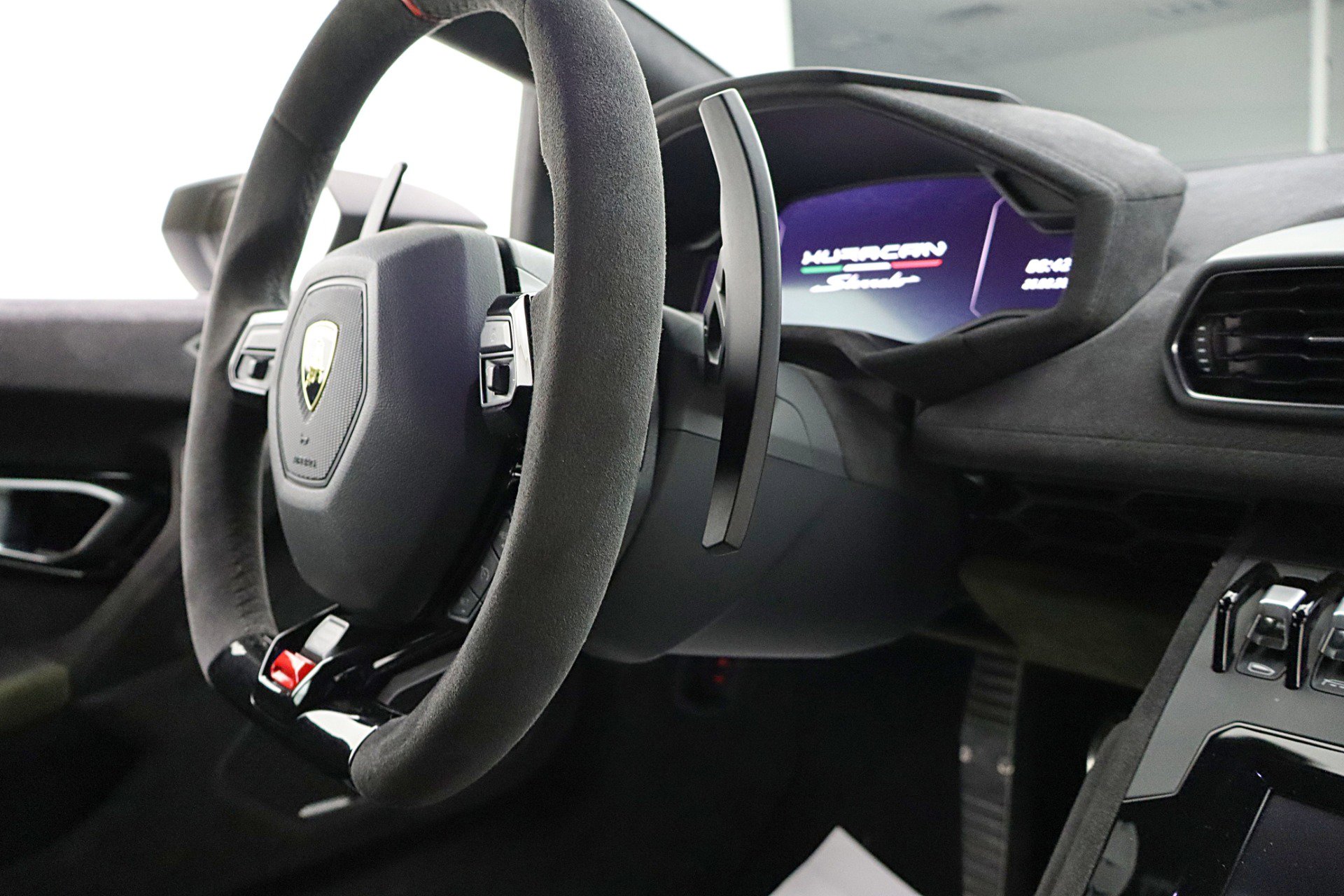 Used 2023 Lamborghini Huracan Sterrato image 31