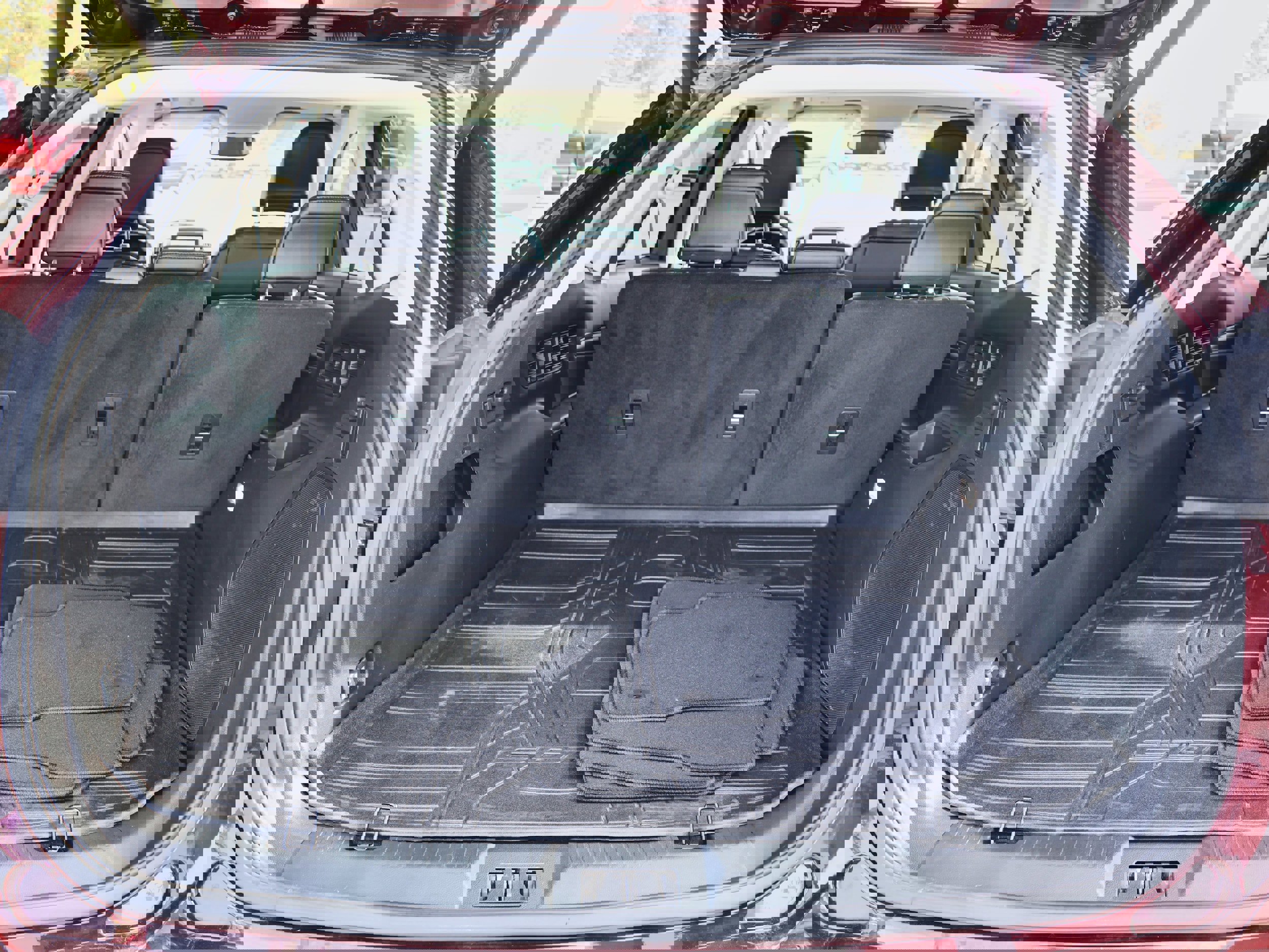 Used 2024 Ford Edge Titanium image 9