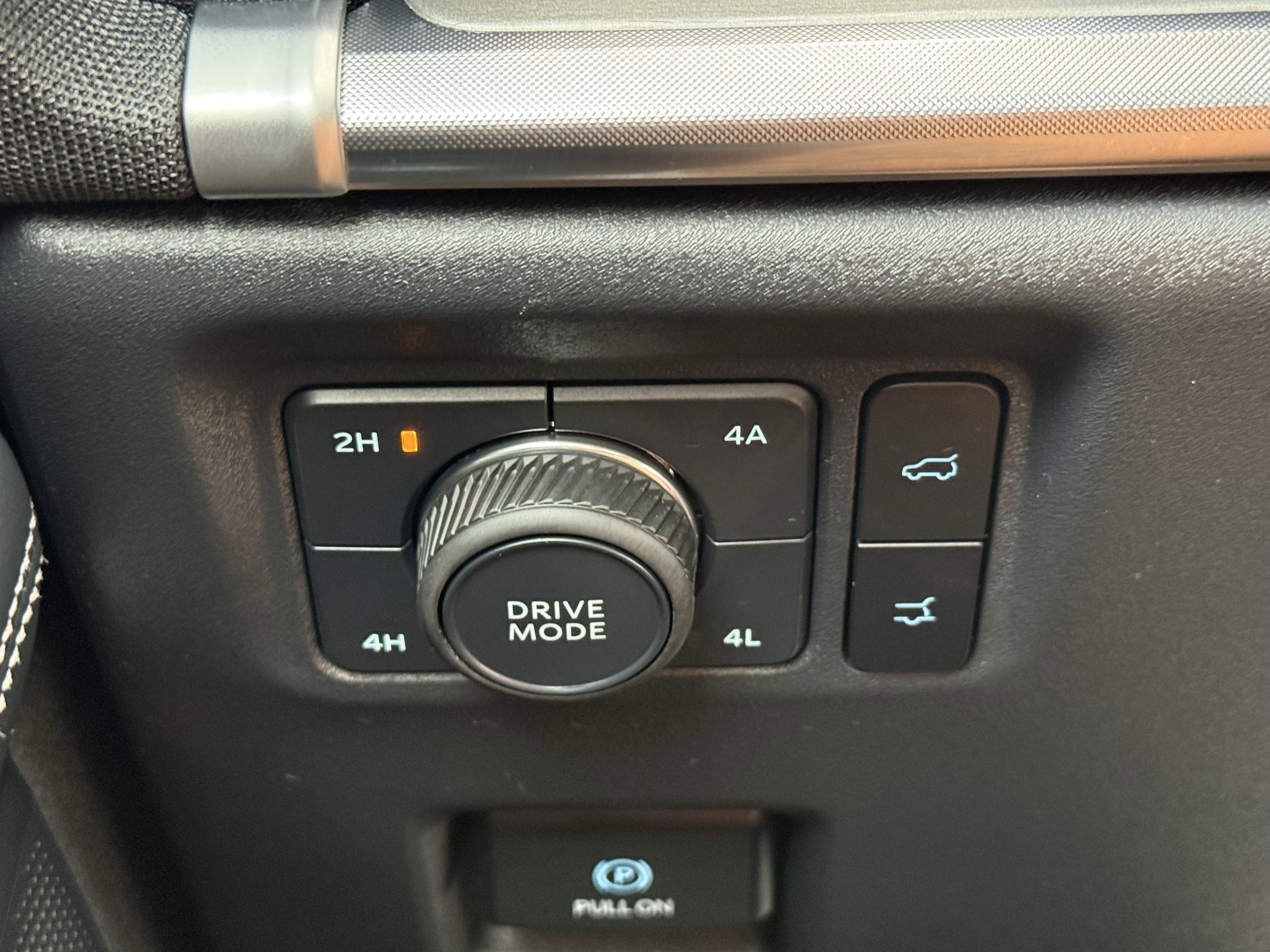 Used 2025 Ford Expedition Platinum image 27