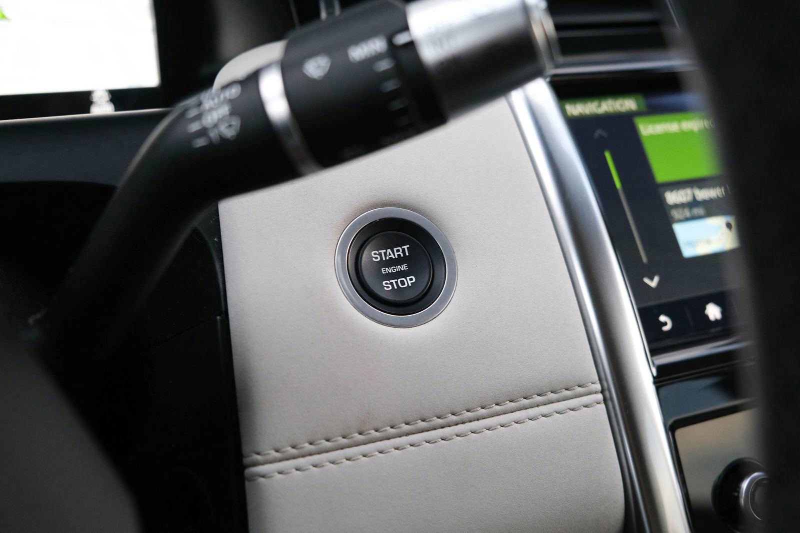 Used 2020 Land Rover Discovery Sport SE image 42