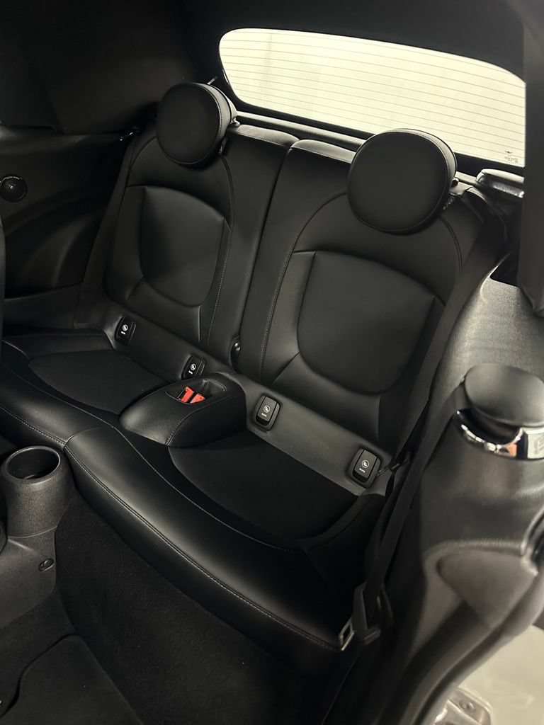 Used 2018 MINI Cooper S w/ Premium Package FWD image 22