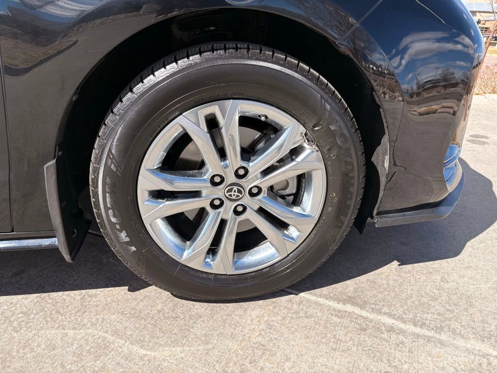 Used 2023 Toyota Sienna XSE AWD/4WD image 37