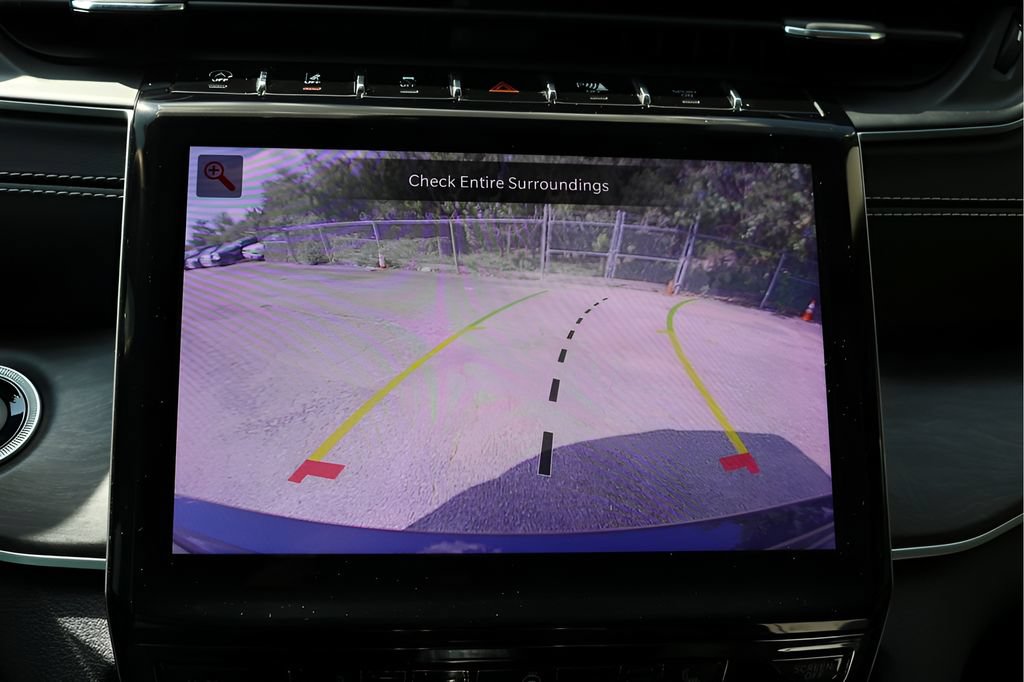 Used 2024 Jeep Grand Cherokee Limited RWD image 24