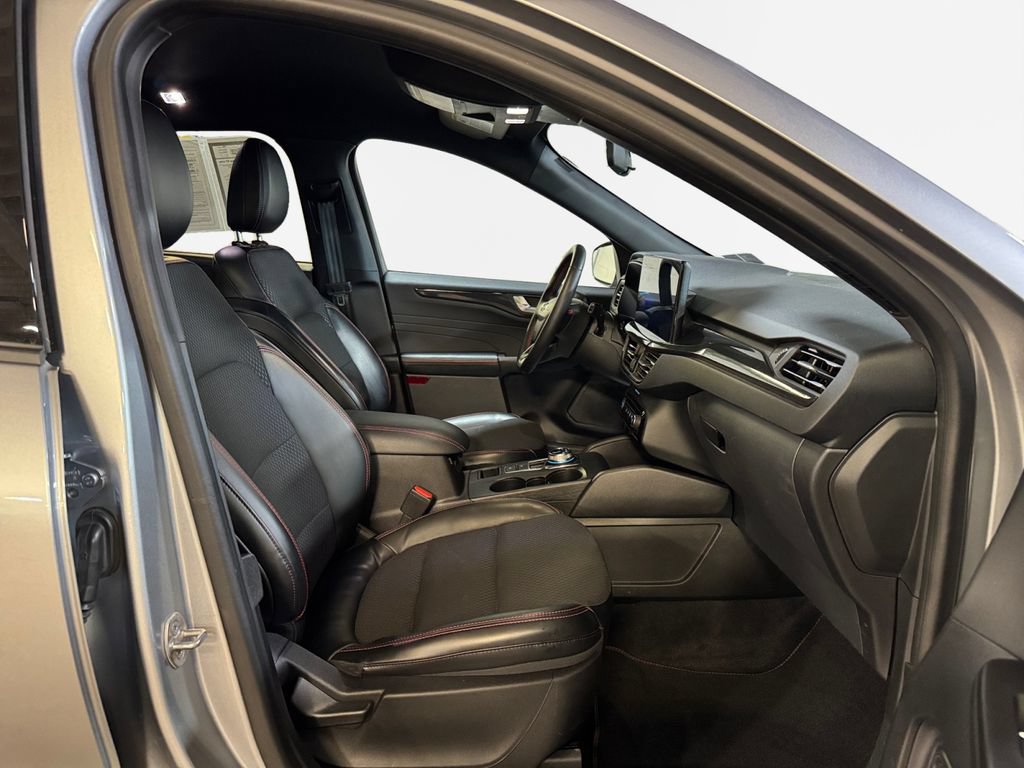Used 2023 Ford Escape ST-Line w/ Tech Pack #1 AWD/4WD image 26