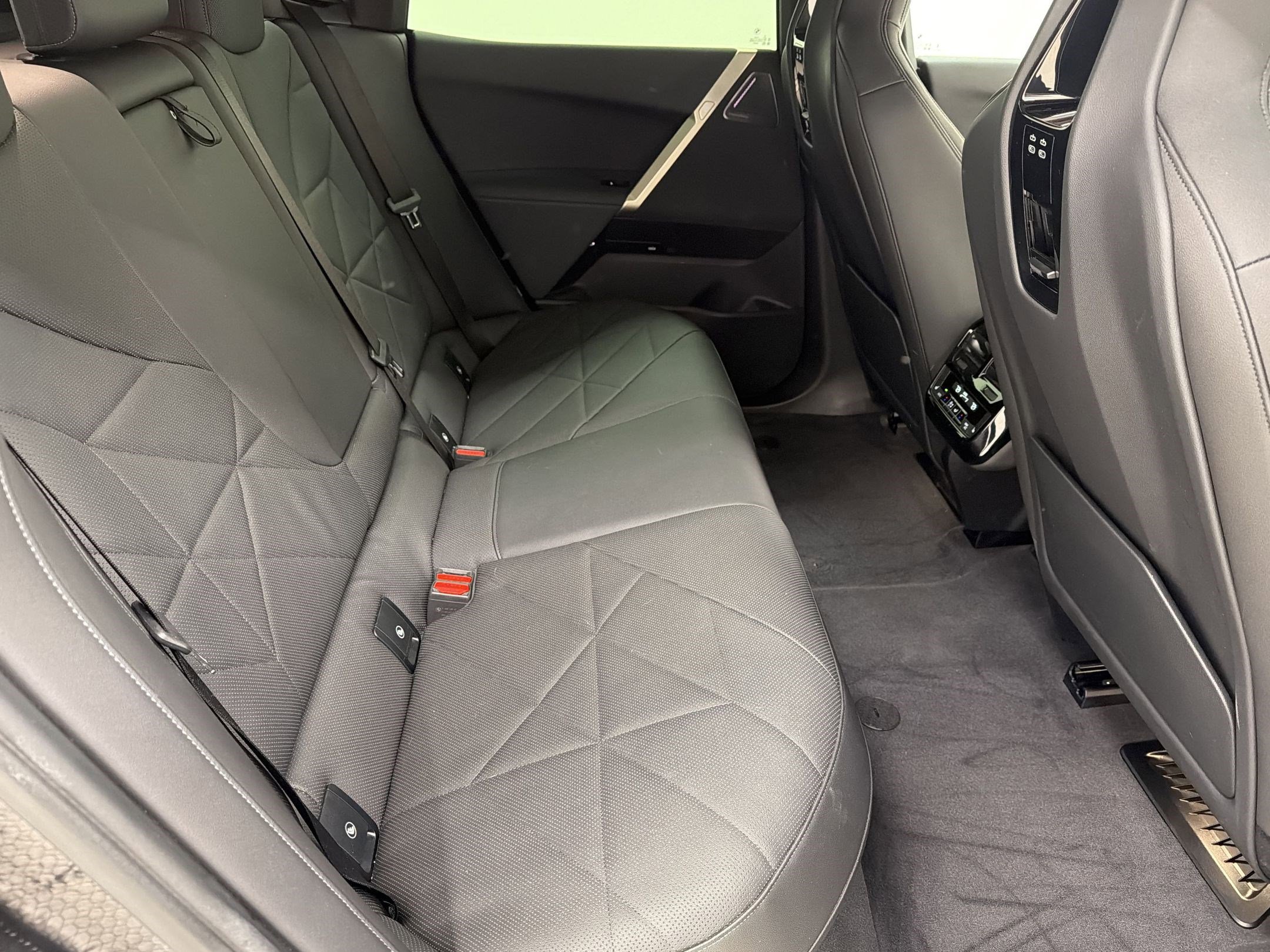 Certified 2023 BMW iX M60 w/ Executive Package image 28