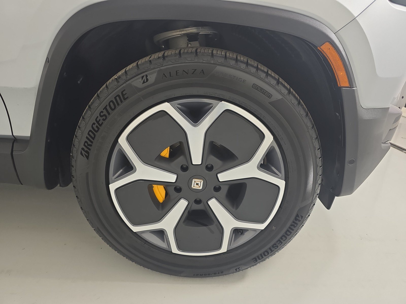 Used 2024 Rivian R1S Adventure AWD/4WD image 11