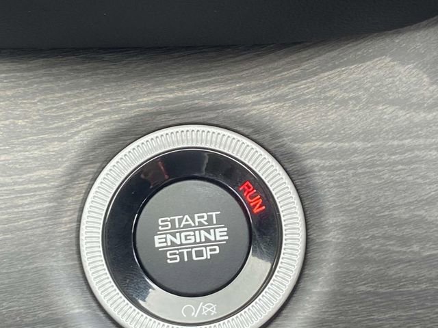 Used 2023 Jeep Grand Cherokee Limited image 25