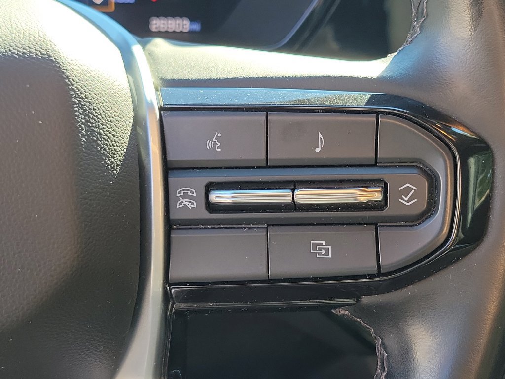 Used 2024 Chevrolet Colorado LT AWD/4WD image 34