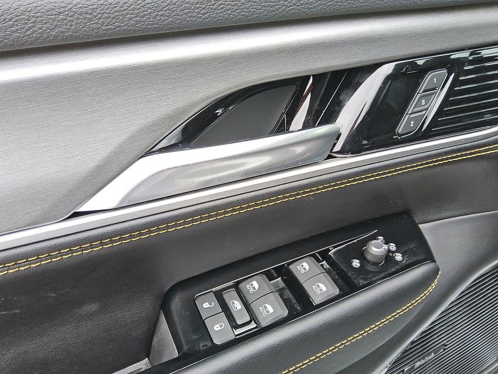 New 2026 Jeep Grand Wagoneer L 4WD image 18