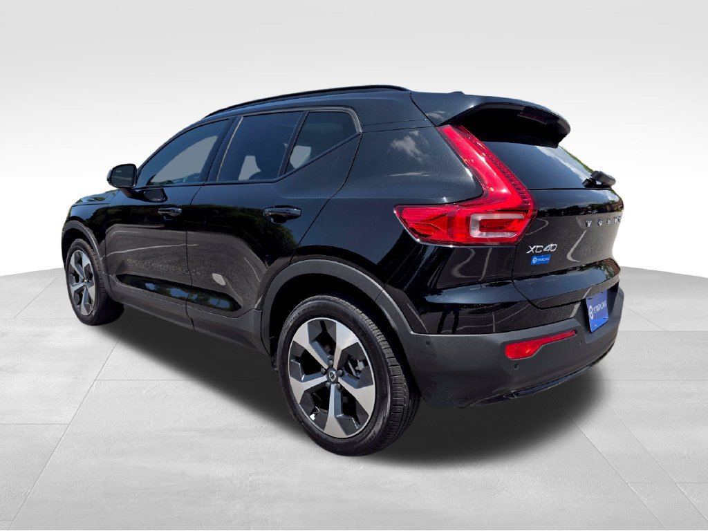 Used 2026 Volvo XC40 B5 Plus AWD/4WD image 5