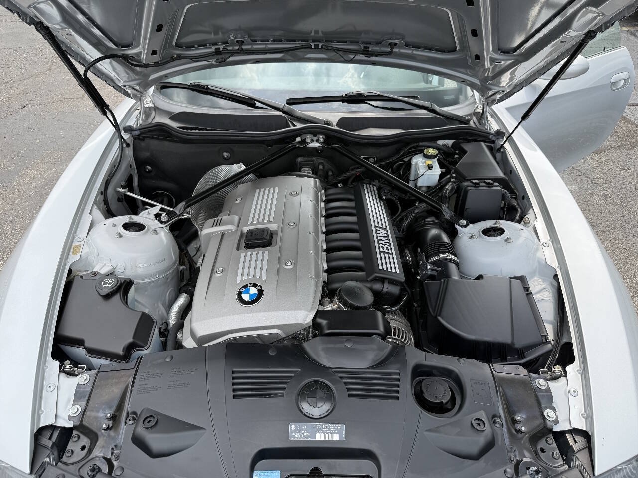 Used 2006 BMW Z4 3.0i RWD image 11