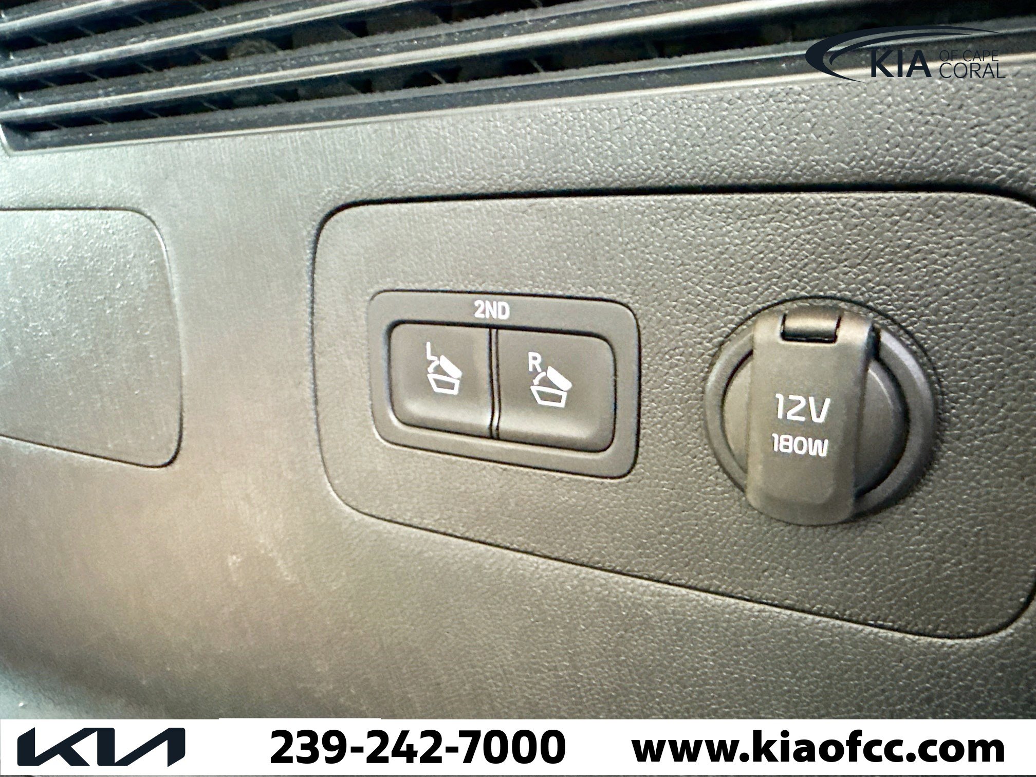 Certified 2023 Kia Sorento S w/ Panoramic Sunroof Package image 12