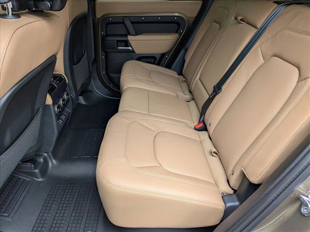New 2026 Land Rover Defender 110 X-Dynamic SE image 15