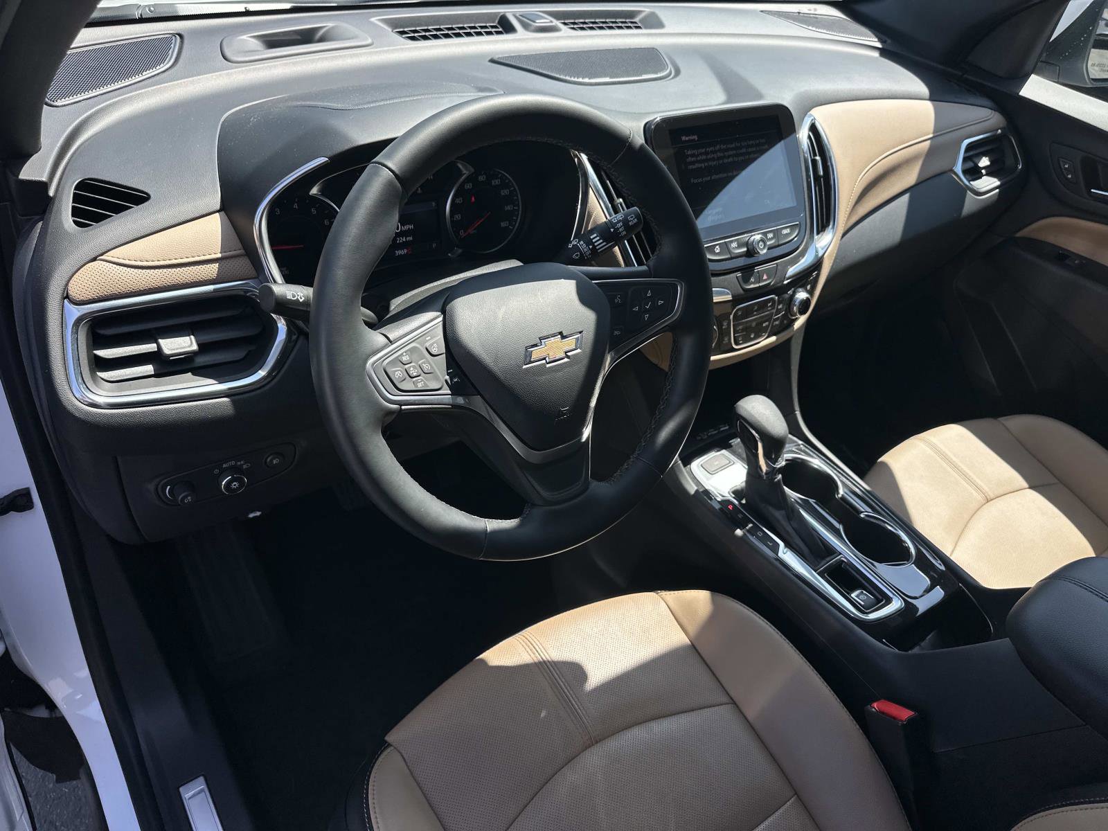 Used 2023 Chevrolet Equinox Premier image 9