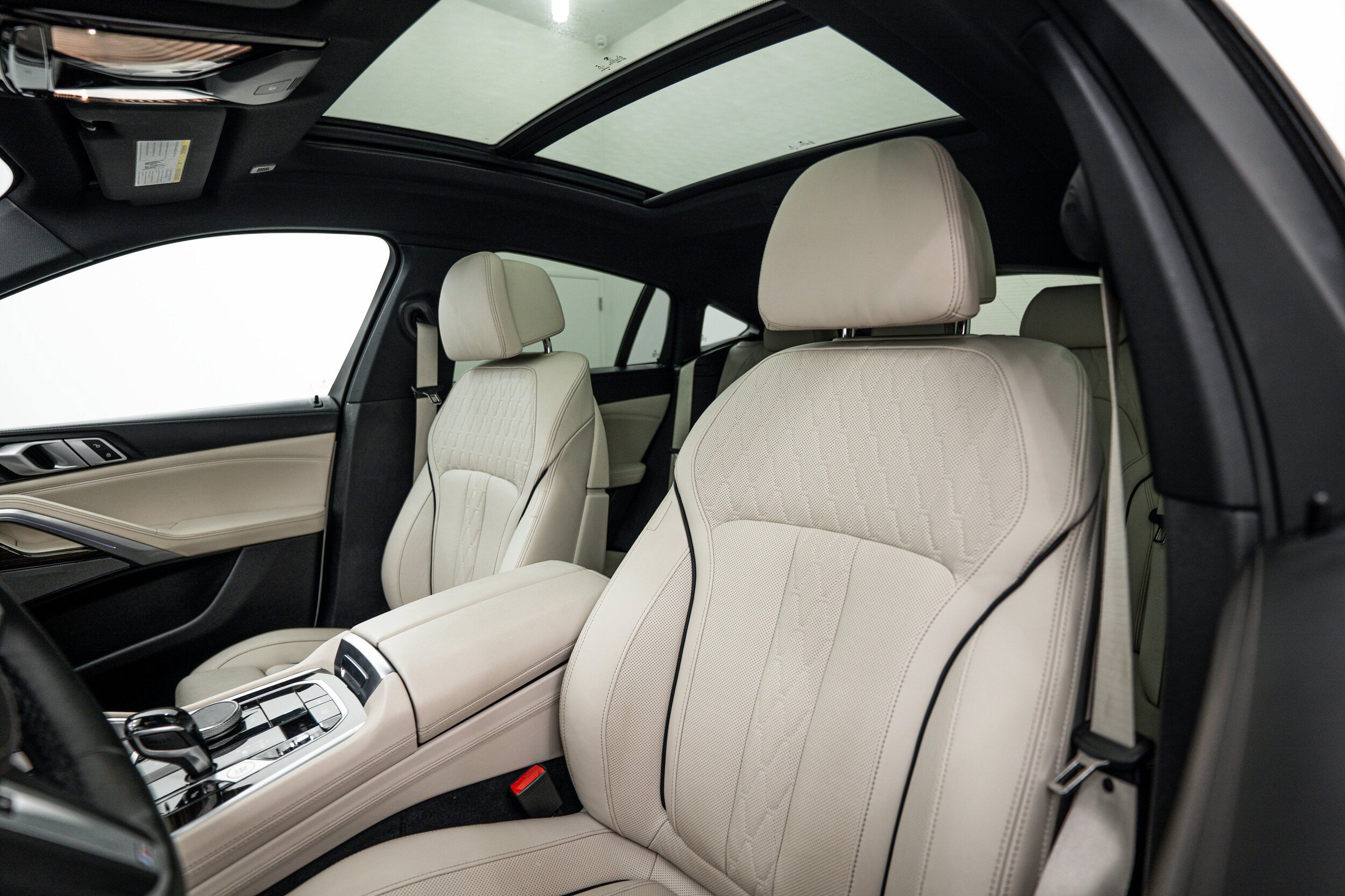 Used 2020 BMW X6 M50i w/ Luxury Seating Package AWD/4WD image 16