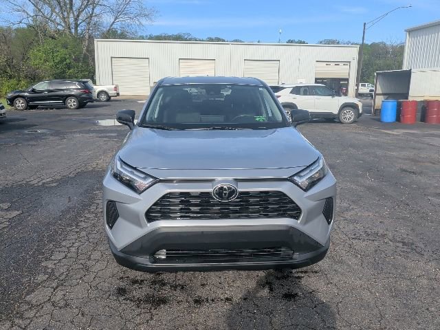 Used 2025 Toyota RAV4 LE image 8
