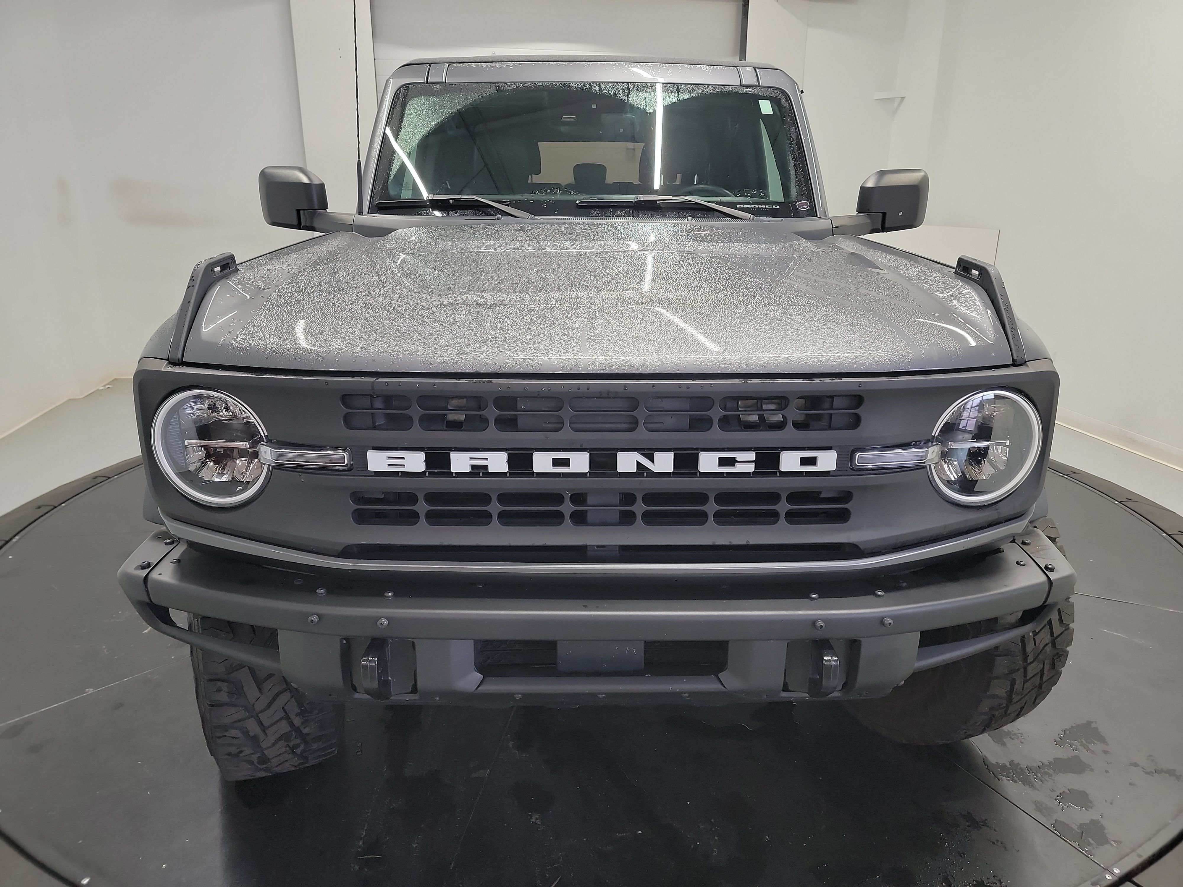 Used 2021 Ford Bronco Black Diamond AWD/4WD image 2