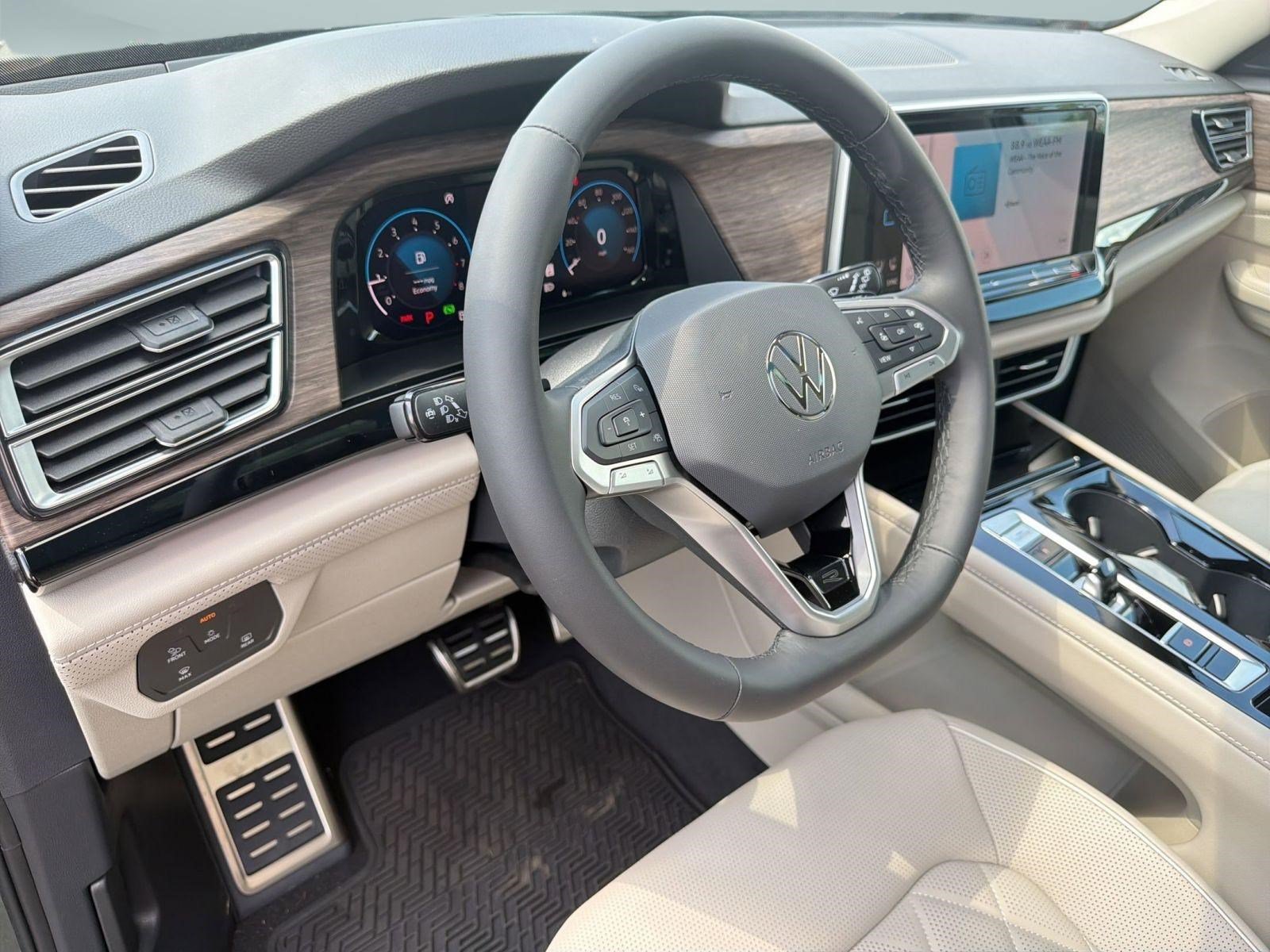 New 2026 Volkswagen Atlas SEL Premium R-Line AWD/4WD image 4