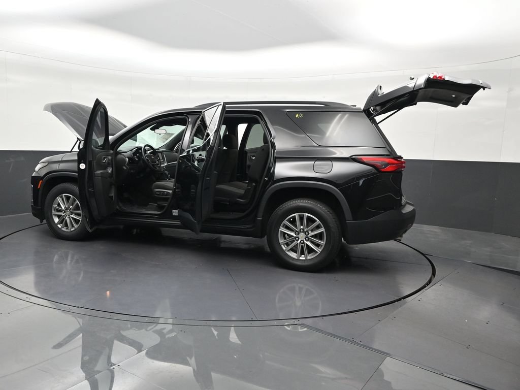 Used 2023 Chevrolet Traverse LT FWD image 33