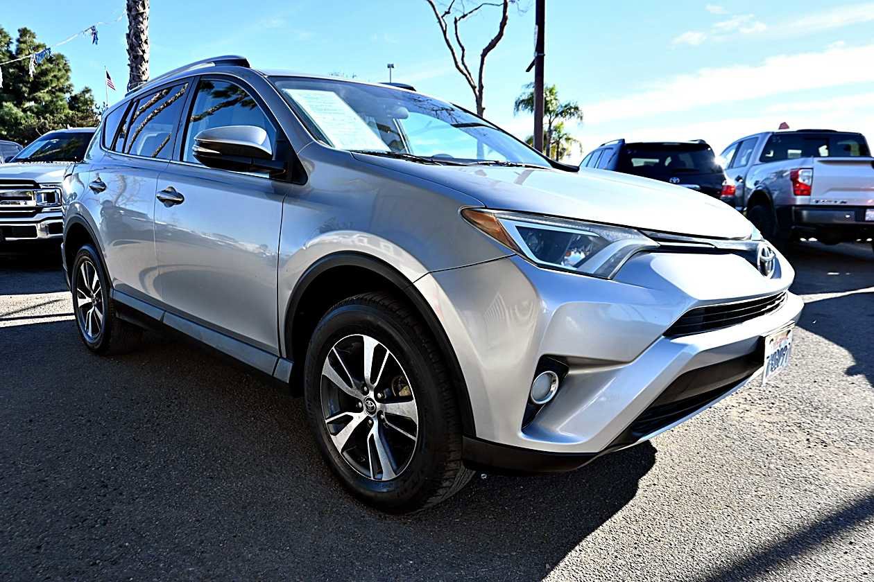 Used 2016 Toyota RAV4 XLE AWD/4WD image 3