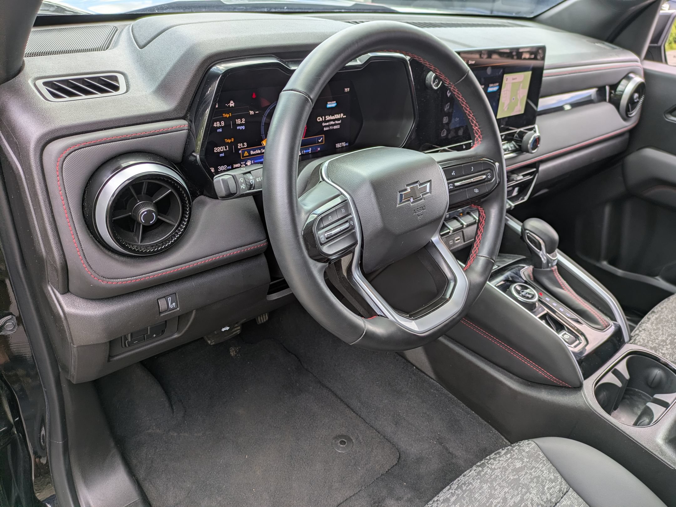 Used 2024 Chevrolet Colorado Z71 w/ Z71 Convenience Package 2 AWD/4WD image 8