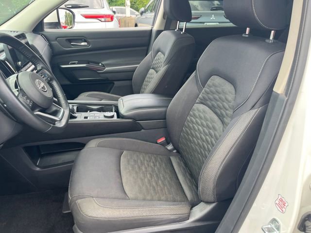 Used 2022 Nissan Pathfinder SV image 14